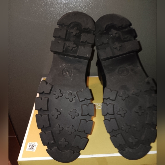 Michael Kors Riddle leather ankle bootie size 10 - Picture 2 of 5